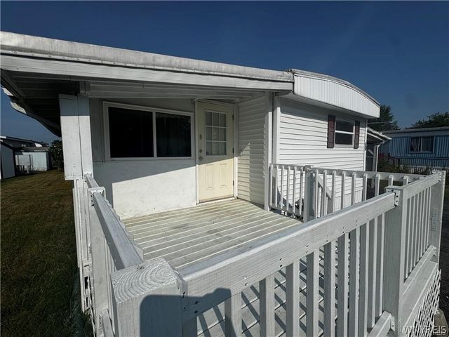 288 Fox Hunt Drive, Lockport Town, NY 14094