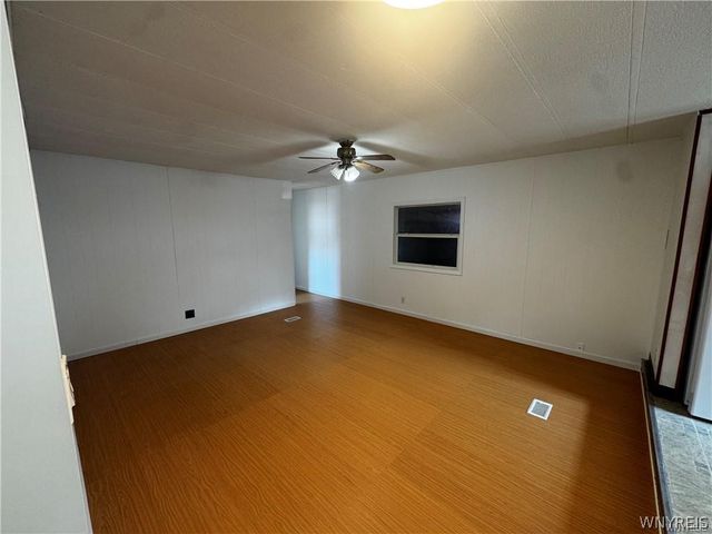 288 Fox Hunt Drive, Lockport Town, NY 14094