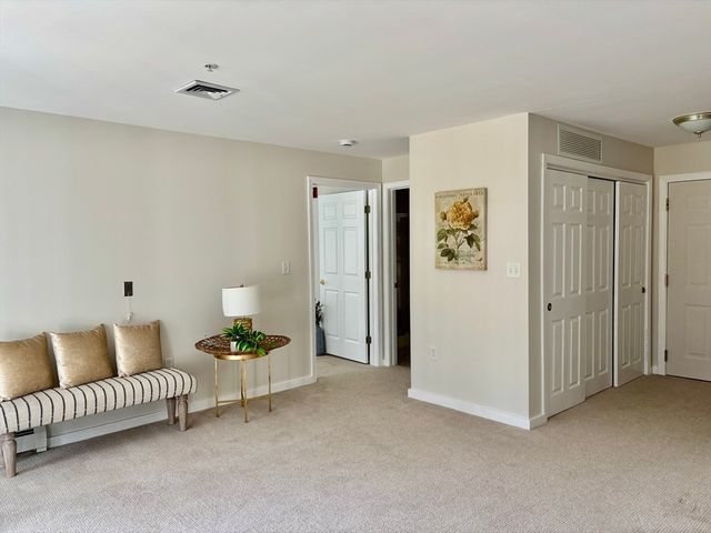 34 Meeting House Lane 114, Stow, MA 01775