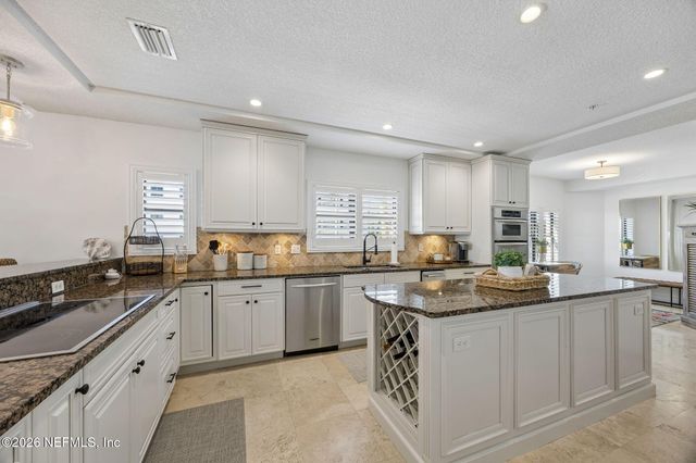 349 1ST Street S 301, Jacksonville Beach, FL 32250