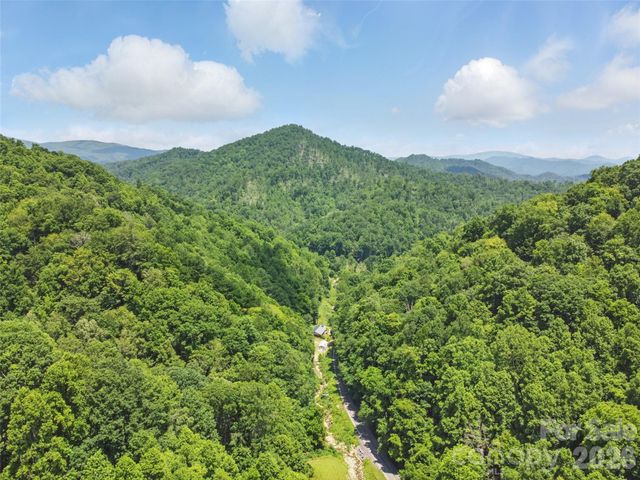 3829 Coxes Creek Road, Burnsville, NC 28714