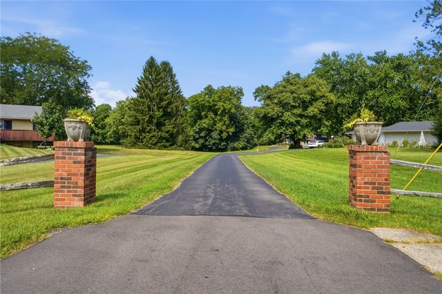 2798 Parakeet Lane, Beavercreek, OH 45434