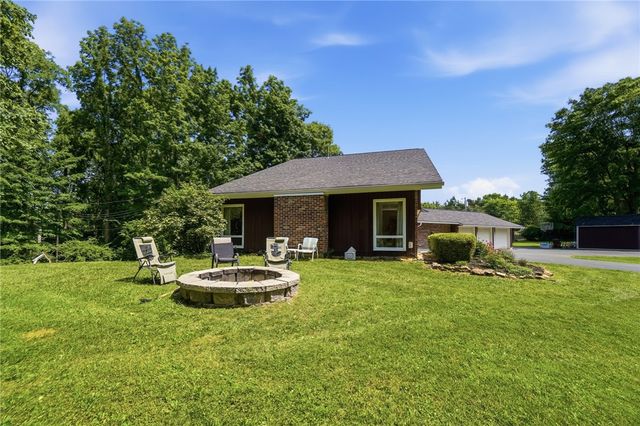 2798 Parakeet Lane, Beavercreek, OH 45434