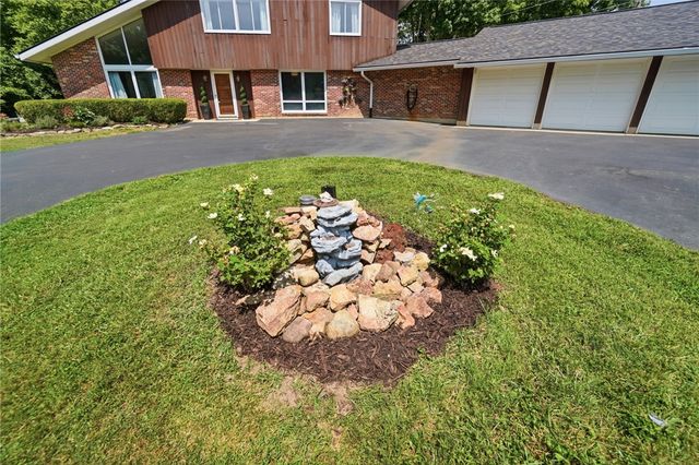 2798 Parakeet Lane, Beavercreek, OH 45434