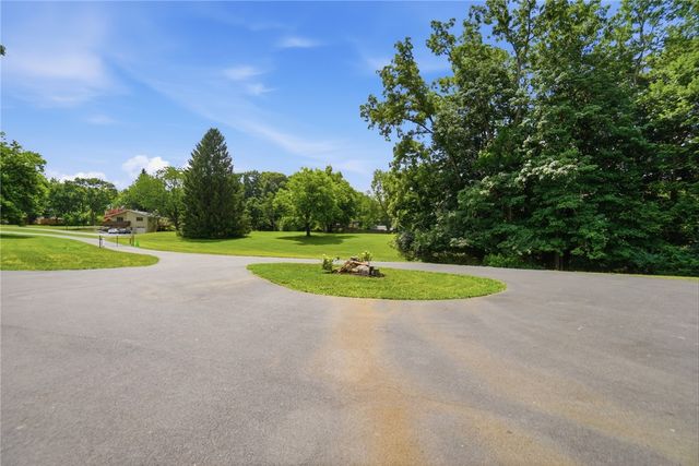 2798 Parakeet Lane, Beavercreek, OH 45434