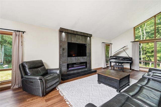 2798 Parakeet Lane, Beavercreek, OH 45434
