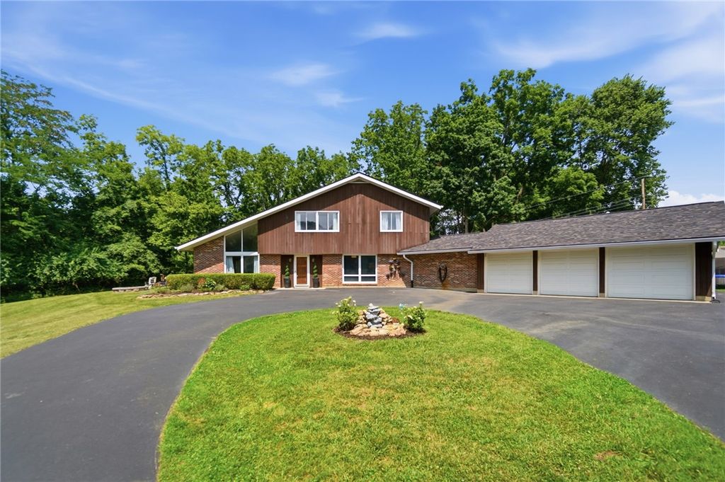 2798 Parakeet Lane, Beavercreek, OH 45434