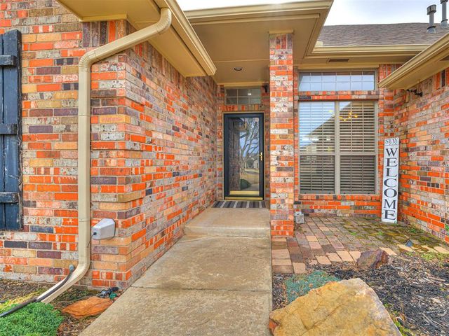 3204 Maple Lane, Moore, OK 73170