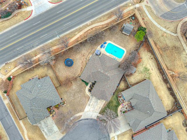 3204 Maple Lane, Moore, OK 73170