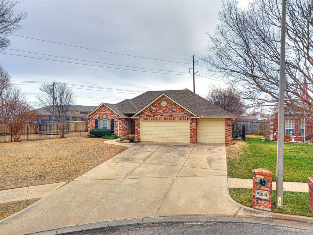 3204 Maple Lane, Moore, OK 73170