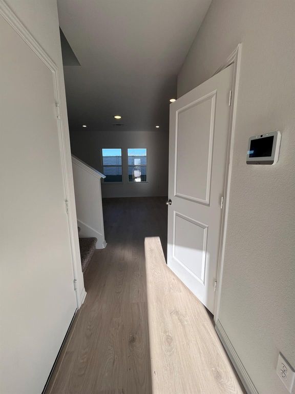 417 Lake Sweetwater LN, Niederwald, TX 78610