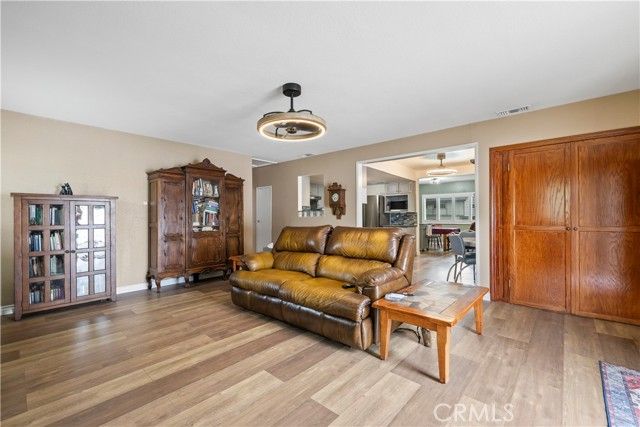 536 S College, Claremont, CA 91711