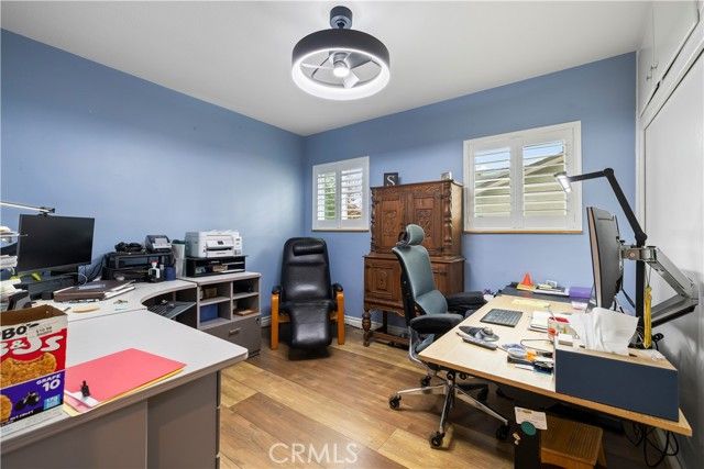 536 S College, Claremont, CA 91711