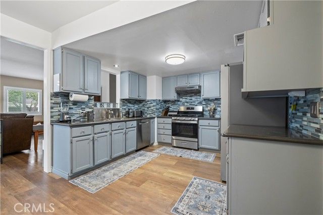 536 S College, Claremont, CA 91711