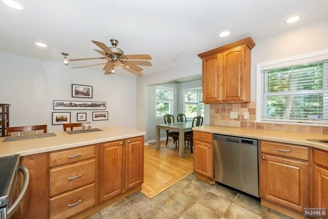 7 Bannehr Street, Oakland, NJ 07436