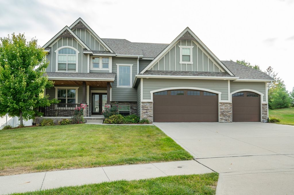 2405 148th Court, Urbandale, IA 50323