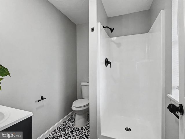 1360 BREEZEVIEW DR, York, PA 17404