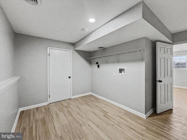 1360 BREEZEVIEW DR, York, PA 17404