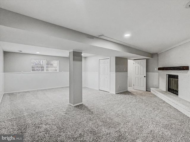 1360 BREEZEVIEW DR, York, PA 17404