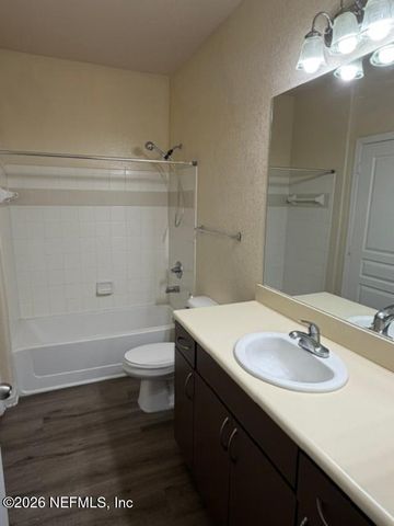 8290 GATE Parkway W 135, Jacksonville, FL 32216
