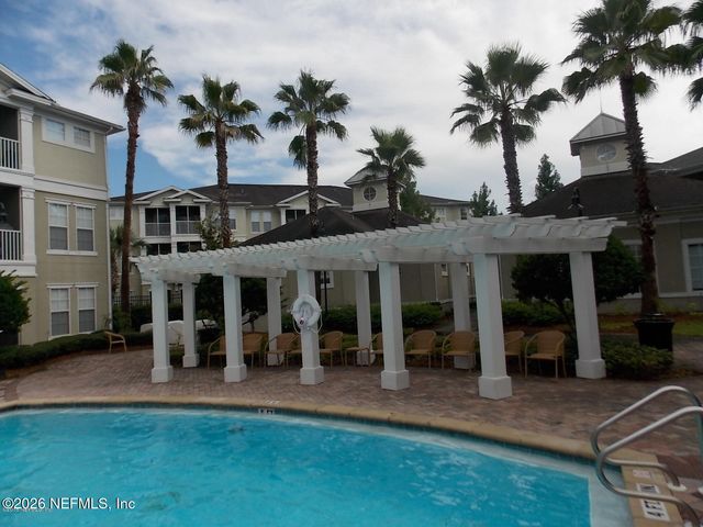8290 GATE Parkway W 135, Jacksonville, FL 32216