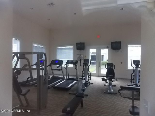 8290 GATE Parkway W 135, Jacksonville, FL 32216