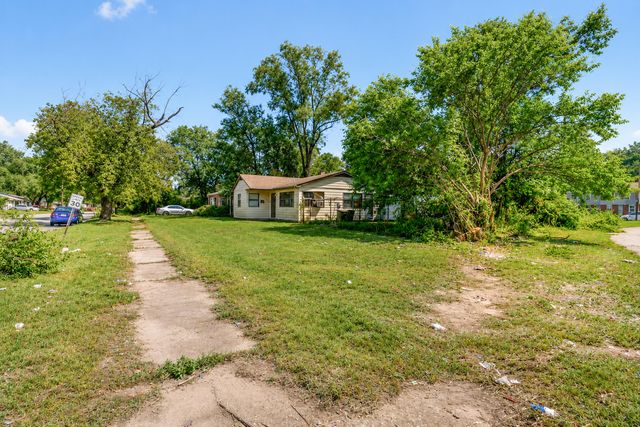 4251 W 22nd Plaza, Gary, IN 46404