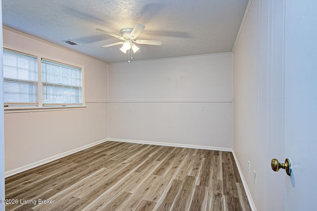 5101 Mt Marcy Rd, Louisville, KY 40216