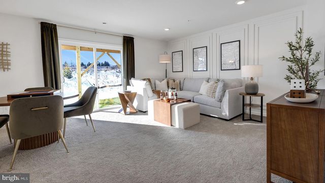 8204 ALEXANDER CT, Breinigsville, PA 18031