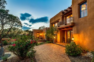 931 Vista Jemez Court, Santa Fe, NM 87505