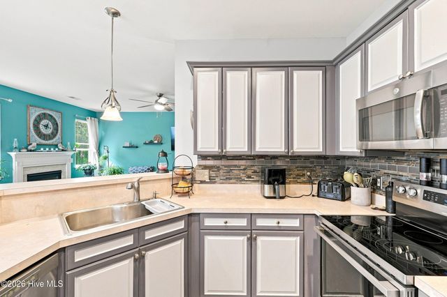 307 Coralstone Court, Leland, NC 28451