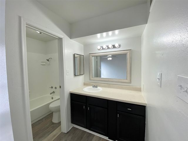 7200 W T C Jester Blvd, Unit 2502, Houston, TX 77088