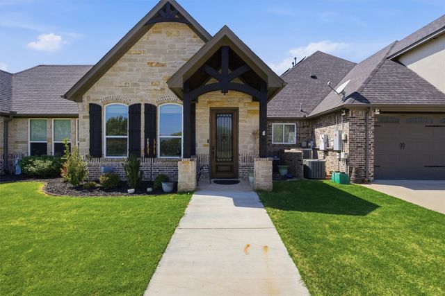 1201 E Iberian Court, Granbury, TX 76048
