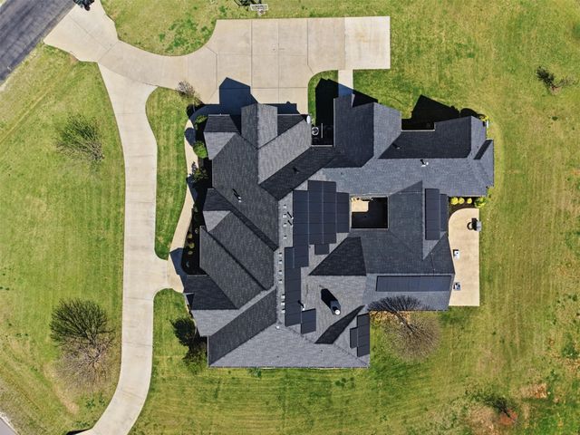 1201 E Iberian Court, Granbury, TX 76048