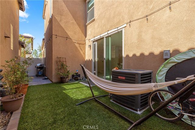 1923 Ray Abril Jr Lane, Colton, CA 92324