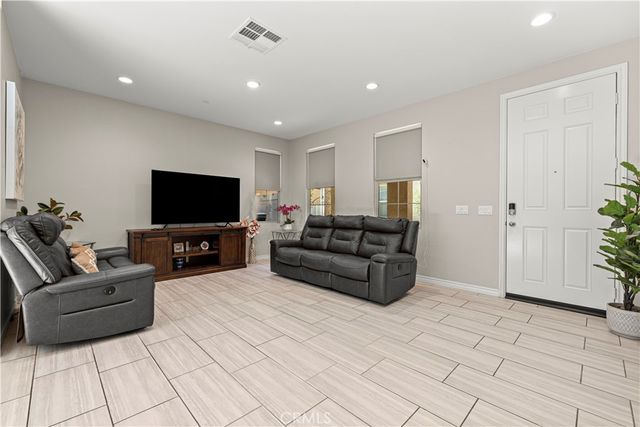 1923 Ray Abril Jr Lane, Colton, CA 92324