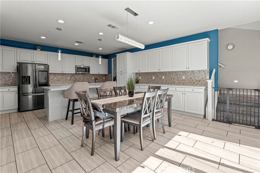 1923 Ray Abril Jr Lane, Colton, CA 92324