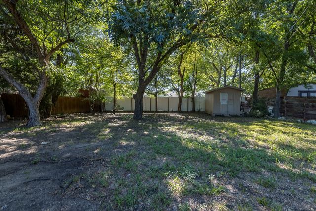 1913 Terry Drive, Grand Prairie, TX 75051