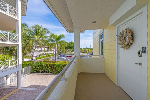 305 E Ocean Avenue Th-7, Lantana, FL 33462