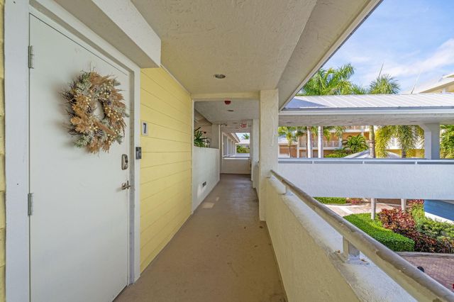 305 E Ocean Avenue Th-7, Lantana, FL 33462