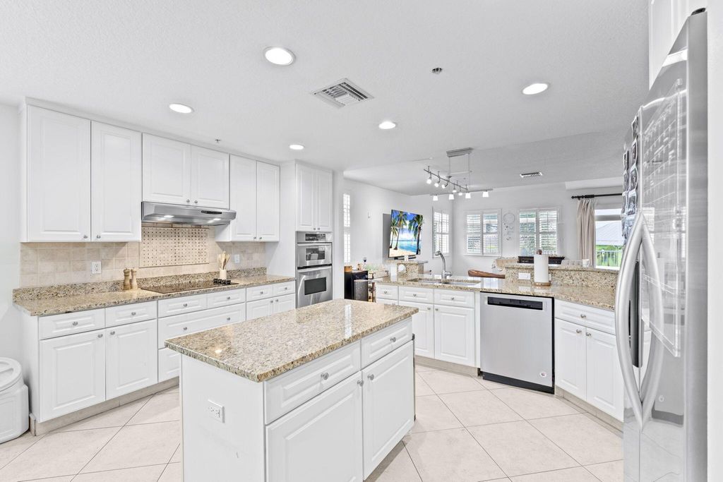 305 E Ocean Avenue Th-7, Lantana, FL 33462