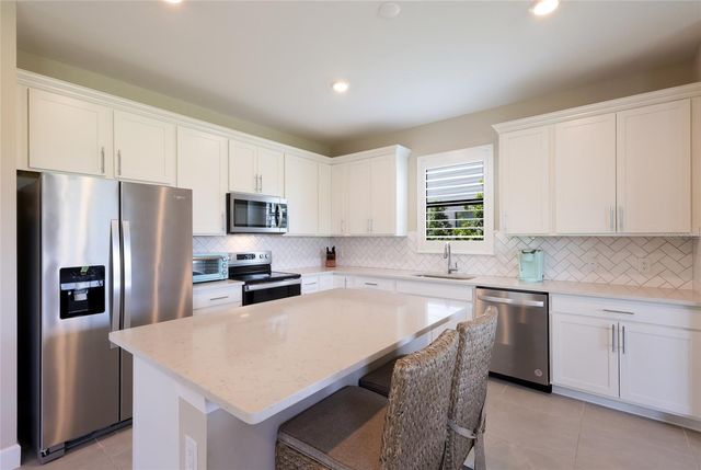 6072 BAYWOOD COURT, Lakewood Ranch, FL 34211