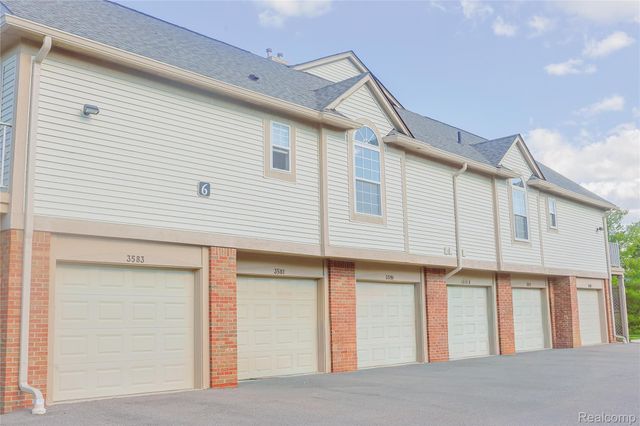 3581 Oakmonte Boulevard, Oakland Charter Township, MI 48306
