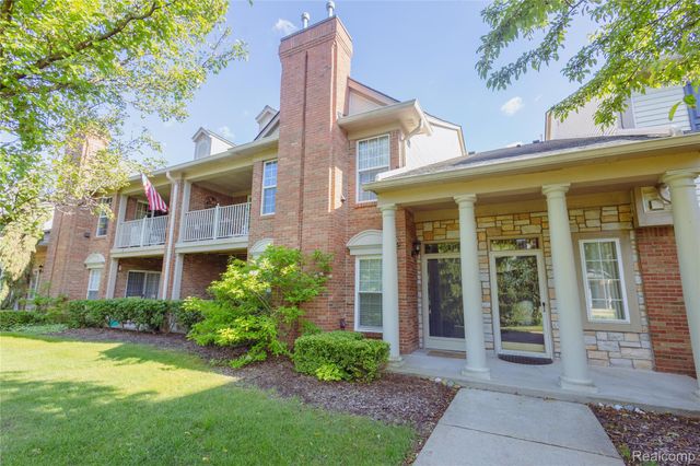 3581 Oakmonte Boulevard, Oakland Charter Township, MI 48306