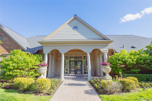 3581 Oakmonte Boulevard, Oakland Charter Township, MI 48306