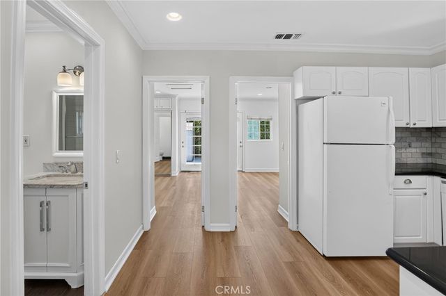 2482 New York Dr, Altadena, CA 91001