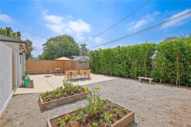 2482 New York Dr, Altadena, CA 91001