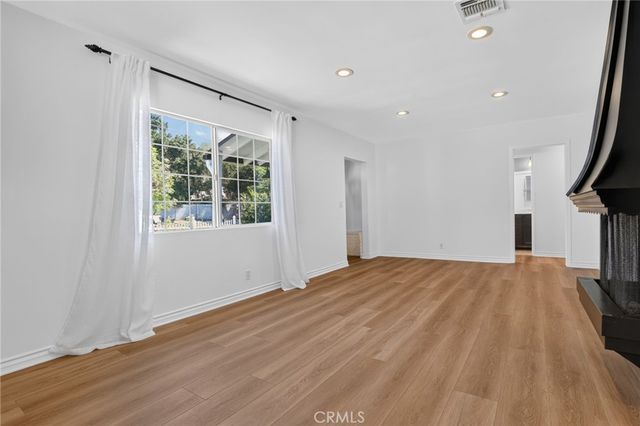 2482 New York Dr, Altadena, CA 91001