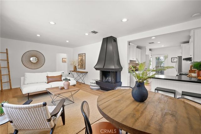 2482 New York Dr, Altadena, CA 91001