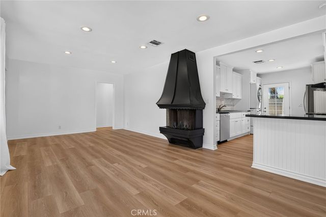 2482 New York Dr, Altadena, CA 91001